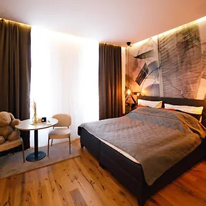 Lariana , Vienna Austria