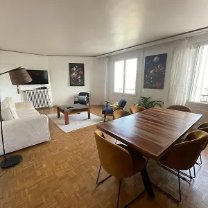 Magnifique , Parigi Francia